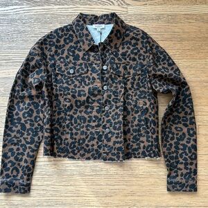Andrée Leopard-Print Cropped Jacket in Brown & Black